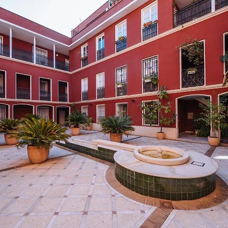 Lirio Suite Apartment - Private Parking Included Sevilla Bagian luar foto