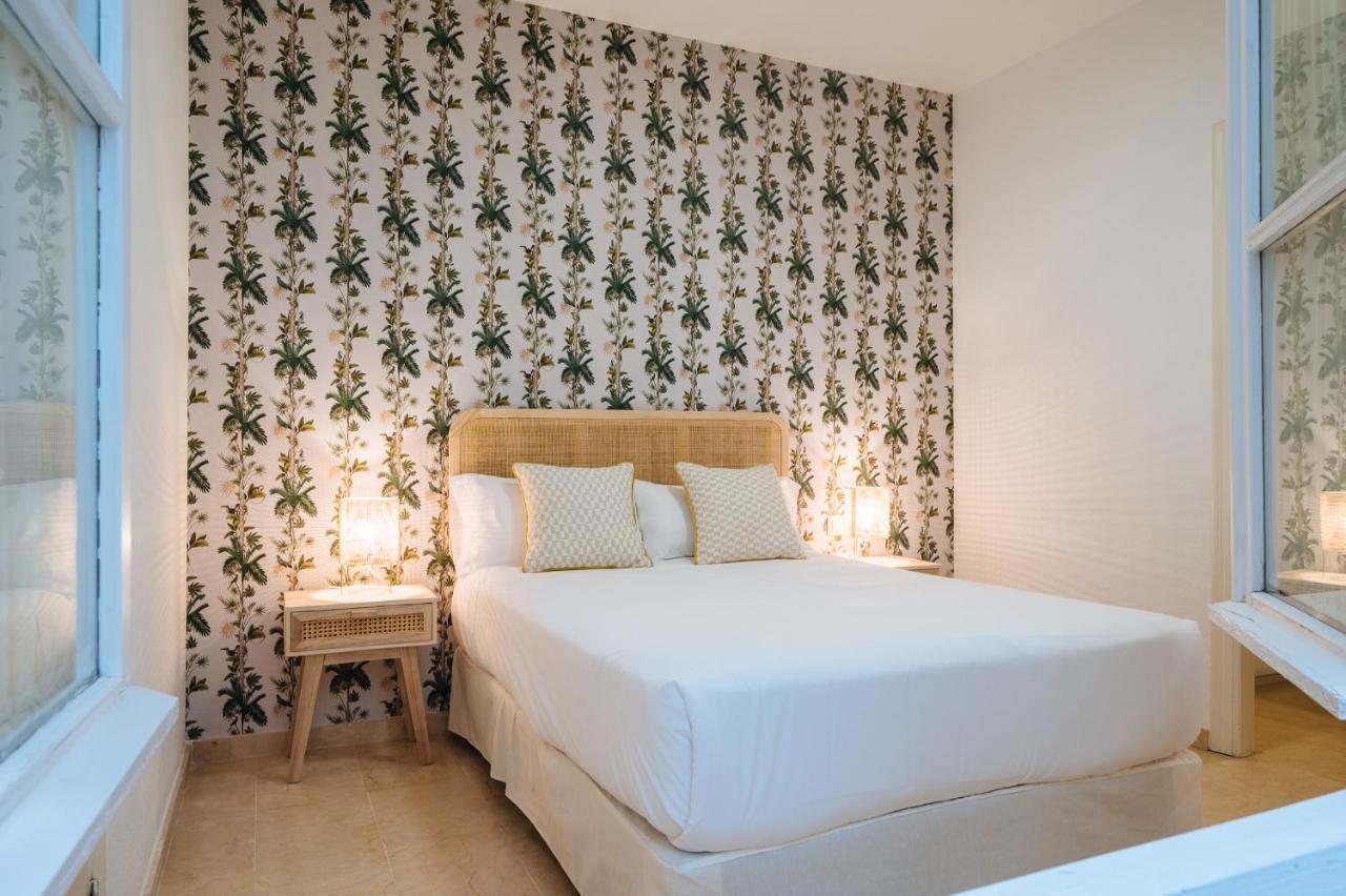 Lirio Suite Apartment - Private Parking Included Sevilla Bagian luar foto