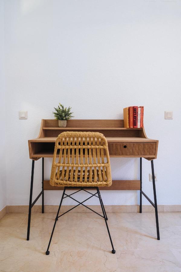Lirio Suite Apartment - Private Parking Included Sevilla Bagian luar foto