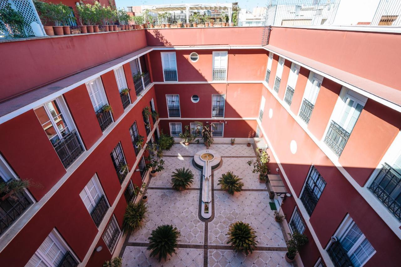 Lirio Suite Apartment - Private Parking Included Sevilla Bagian luar foto