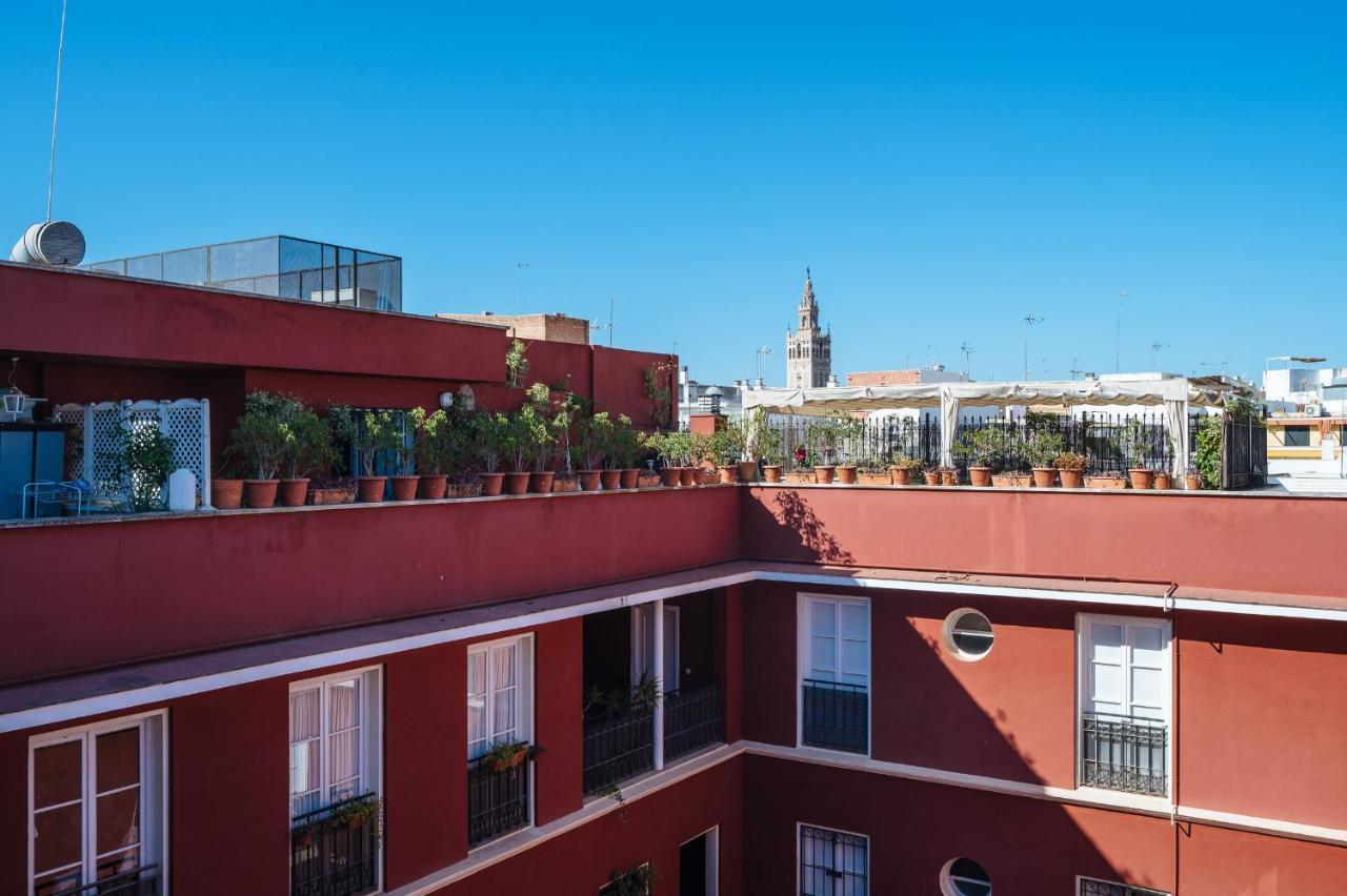 Lirio Suite Apartment - Private Parking Included Sevilla Bagian luar foto